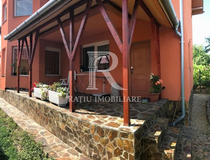 Casă individuală cu 5 camere cu Canalizare în Oncea