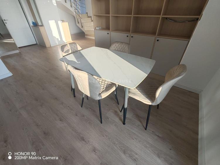 Apartament cu 3 camere decomandat, mobilat în Parcul Carol