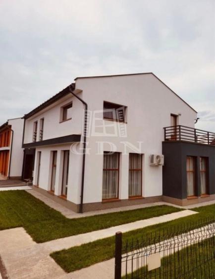 Casă cu 4 camere în Central