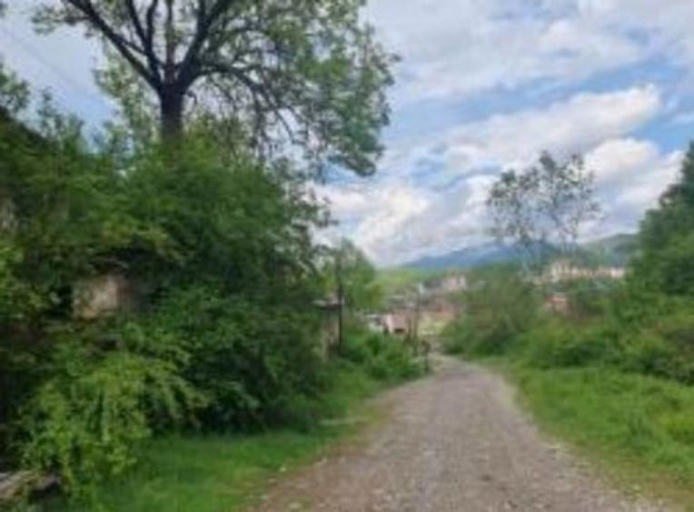 Casă cu 1 camere cu Teren 290 Mp în Petros