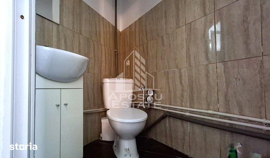 Spațiu comercial, de 80 mp, în Central
