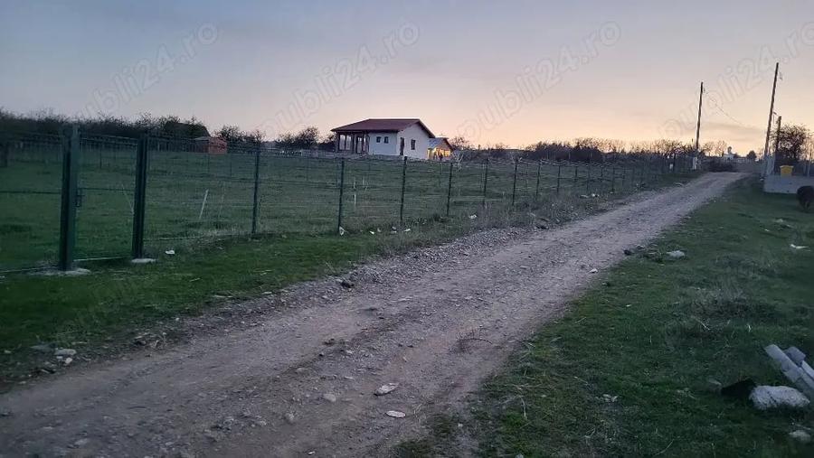 Teren de 7500 mp, în Voila