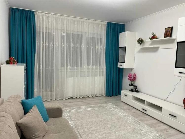 Apartament cu 3 camere semidecomandat, mobilat în Berceni