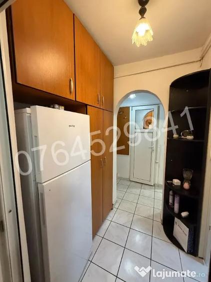 Apartament cu 2 camere decomandat în Lacul Tei