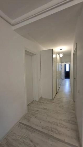 Apartament cu 3 camere decomandat în Ștefănești
