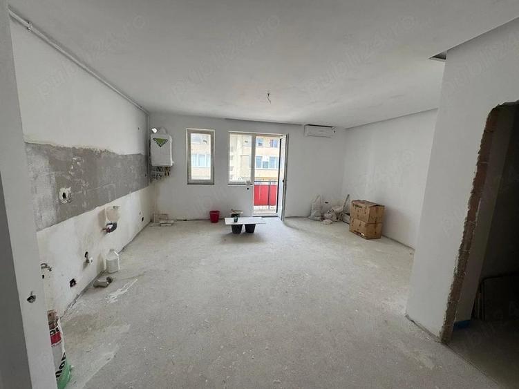 Apartament cu 3 camere decomandat în Florești