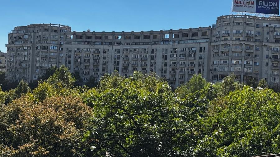 Apartament cu 3 camere decomandat, mobilat în Decebal