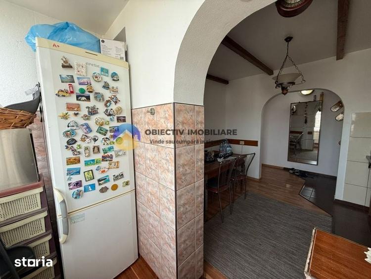 Apartament cu 3 camere semidecomandat în Central