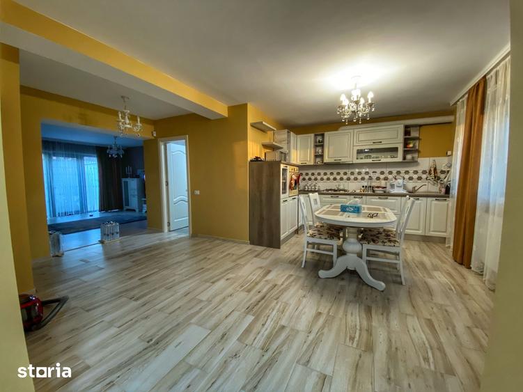 Casă cu 4 camere cu Teren 200 Mp în Central
