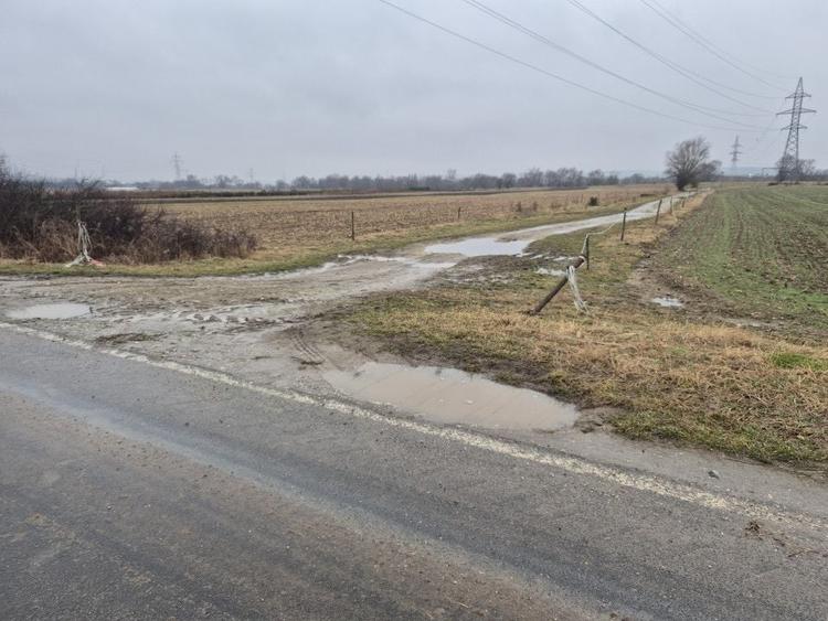 Teren agricol extravilan de 11300 mp, în Șelimbăr