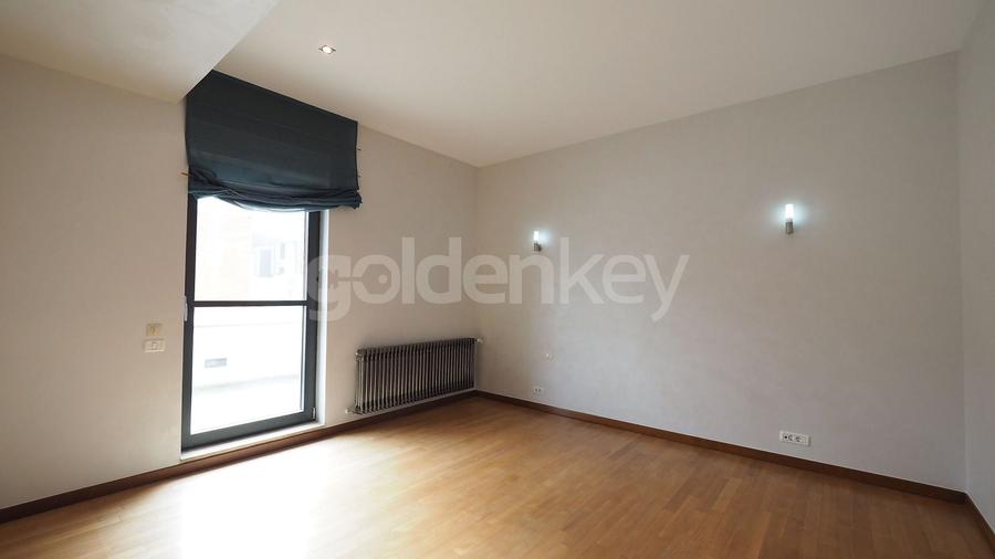 Apartament cu 4 camere decomandat în Dorobanți