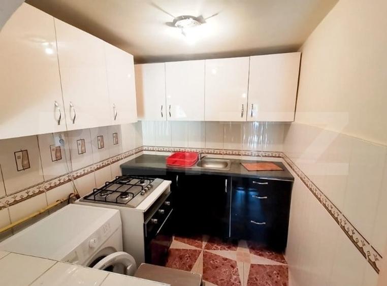 Casă individuală cu 4 camere cu Canalizare în Iris