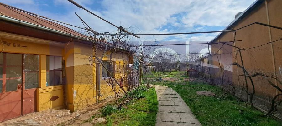 Casă individuală cu 5 camere cu Canalizare în Central