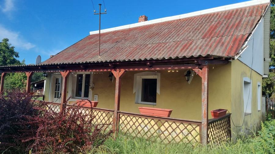 Casă individuală cu 1 camere cu Teren 3700 Mp în Apateu