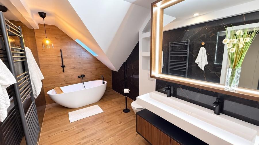 Apartament cu 4 camere, mobilat în Odăi