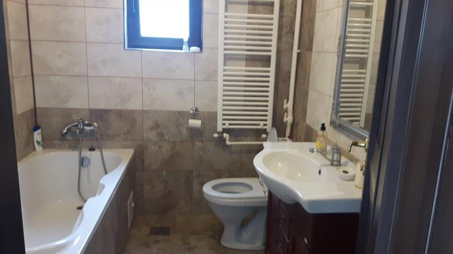 Casă individuală cu 5 camere cu Teren 600 Mp în Răcari