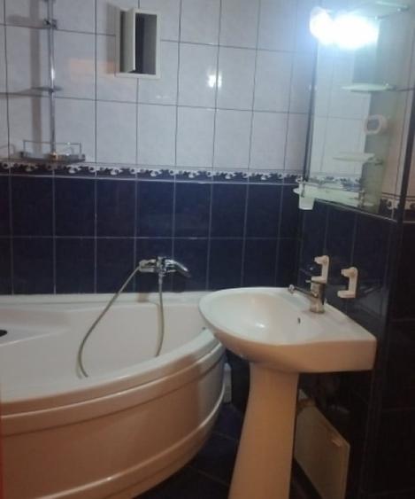 Apartament cu 3 camere decomandat în Lăpuș