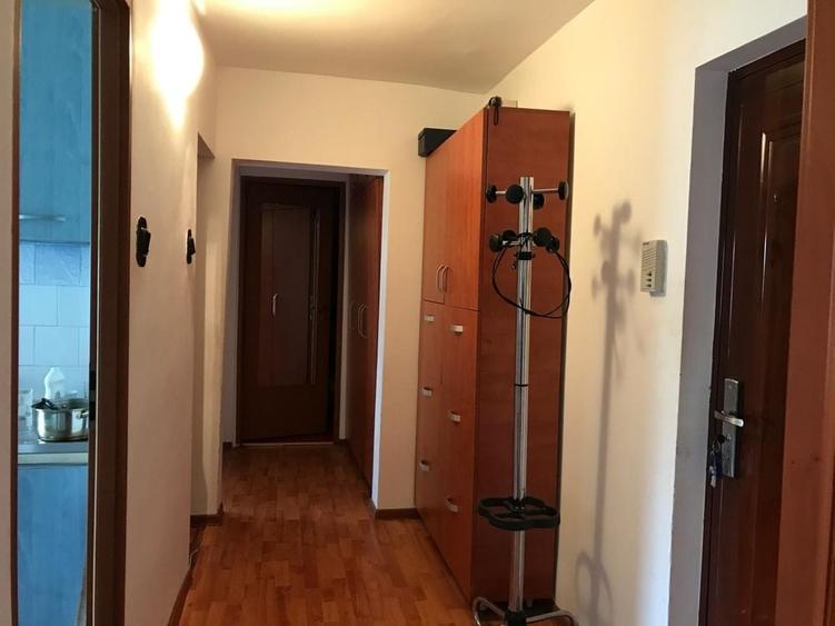 Apartament cu 2 camere decomandat în Steaua