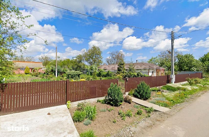 Casă cu 2 camere cu Teren 1759 Mp în Pecineaga
