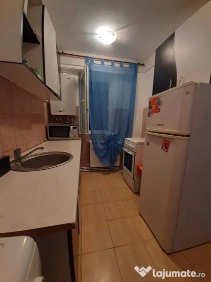 Apartament cu 2 camere nedecomandat, mobilat în Tomis Nord