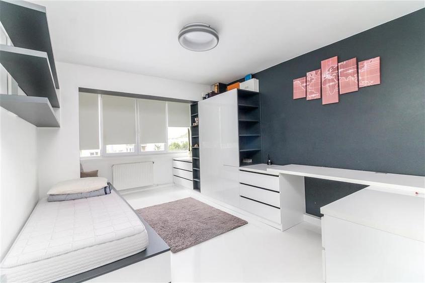Apartament cu 3 camere semidecomandat, mobilat în Grigorescu