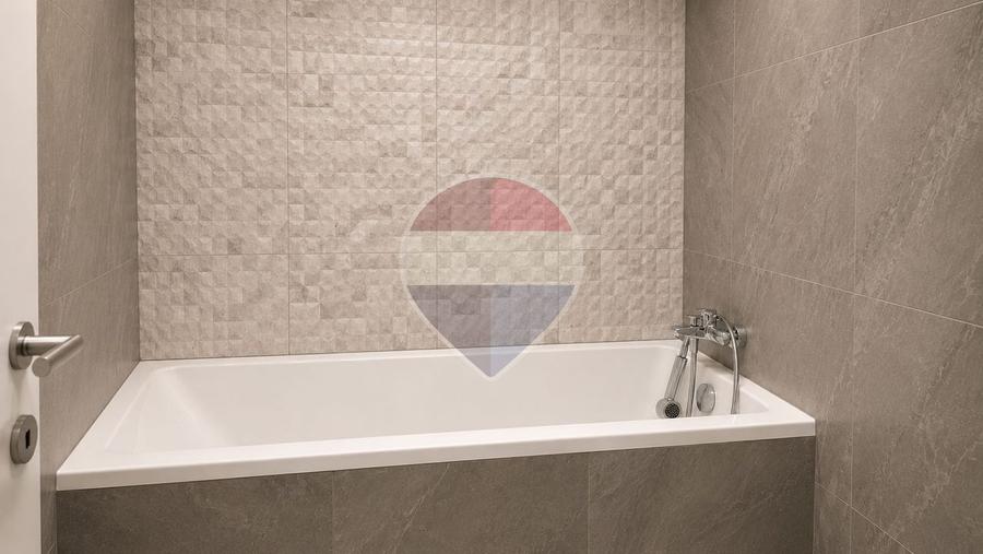 Apartament cu 3 camere decomandat, mobilat în Băneasa