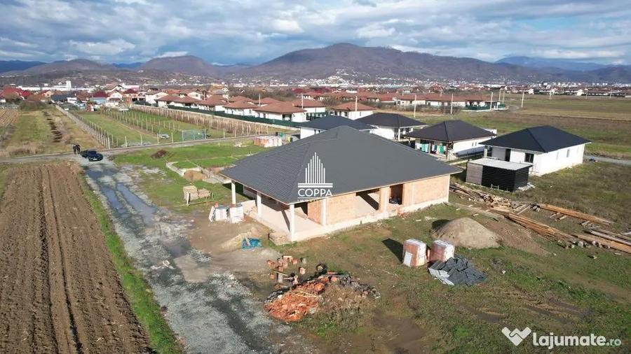 Casă cu 5 camere cu Teren 1300 Mp în Recea