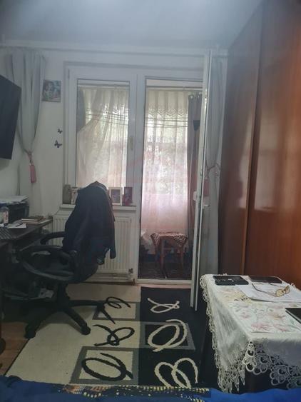 Apartament cu 2 camere semidecomandat în Micro 19
