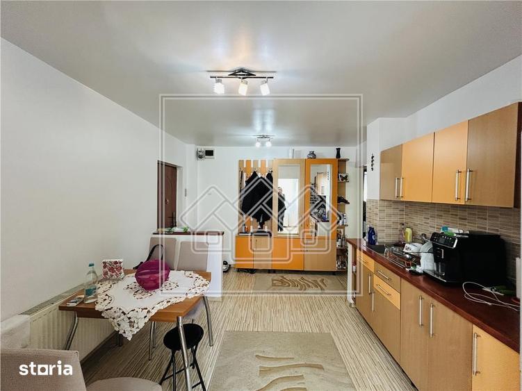 Apartament cu 2 camere decomandat în Calea Dumbrăvii