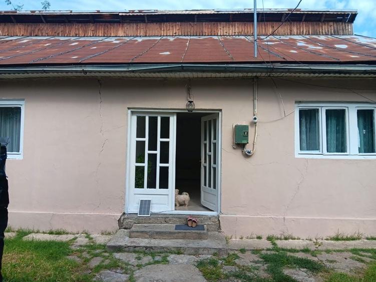 Casă cu 3 camere în Pantelimon