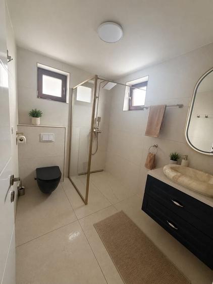 Casă cu 3 camere în Drumul Carului