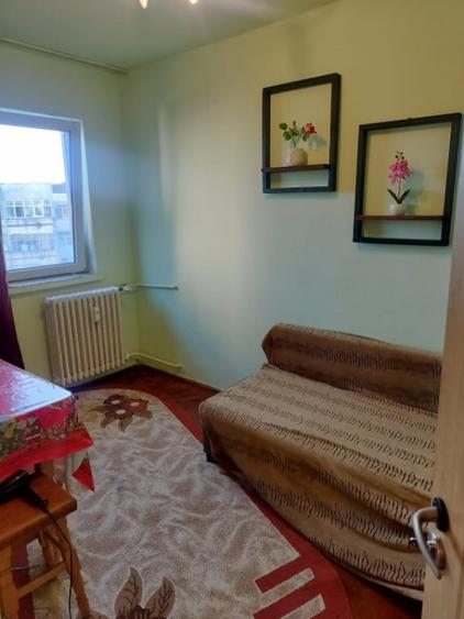 Apartament cu 3 camere decomandat în Valea Rosie
