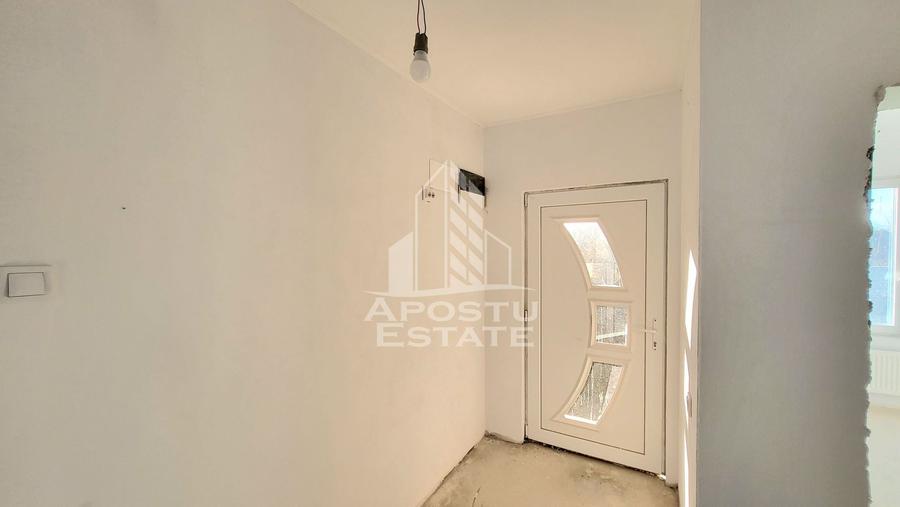 Duplex cu 4 camere cu Canalizare în Parța