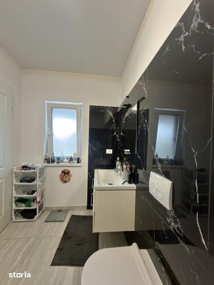 Casă cu 5 camere cu Teren 300 Mp în Sânmihaiu Român