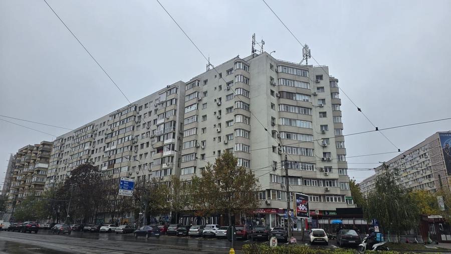 Apartament cu 3 camere decomandat, mobilat în Dristor