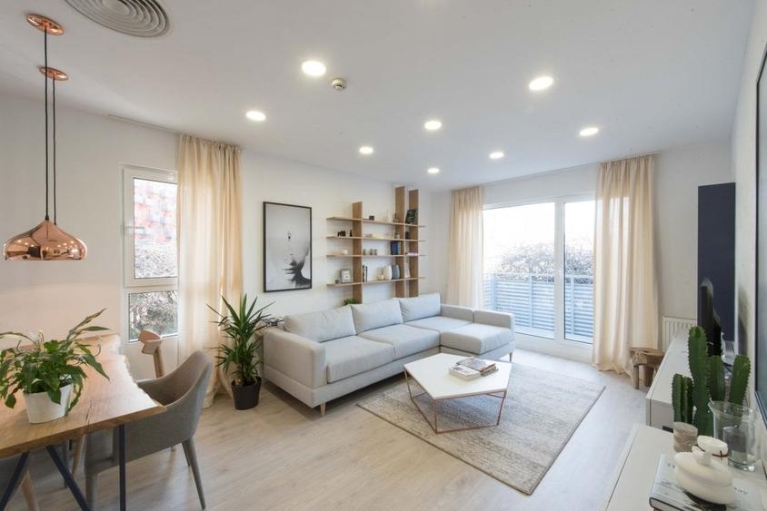 Apartament cu 4 camere decomandat în Titan