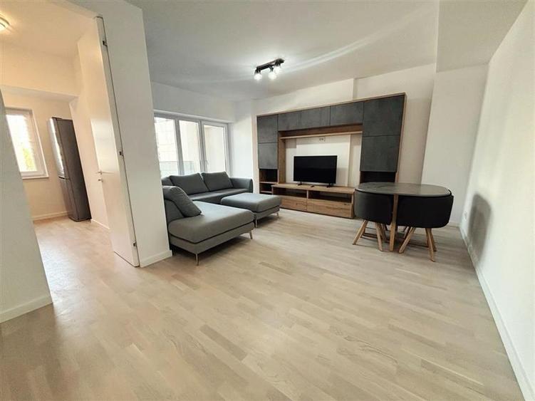 Apartament cu 2 camere decomandat, mobilat în P-ța Mihai Viteazu