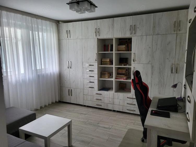 Apartament cu 3 camere decomandat în Nord