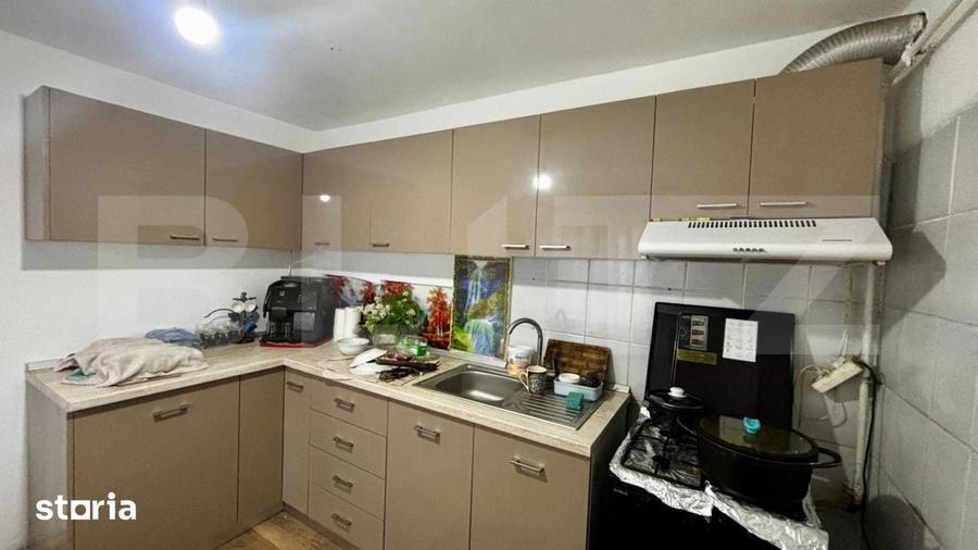 Casă cu 4 camere cu Teren 462 Mp în Craiovița Nouă