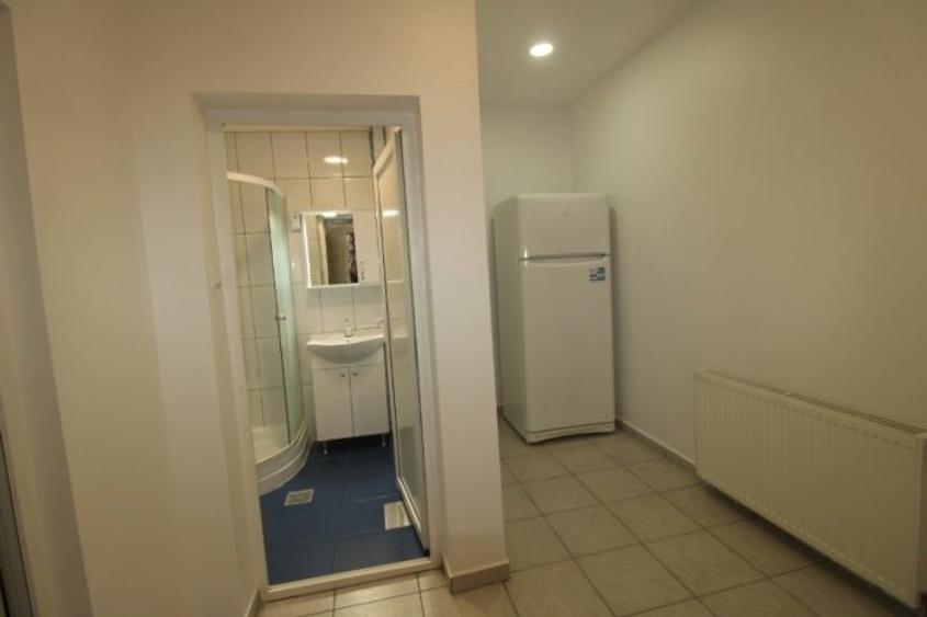 Apartament cu 2 camere decomandat, mobilat în Romană