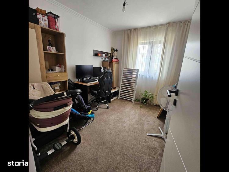 Casă cu 4 camere în Sântandrei