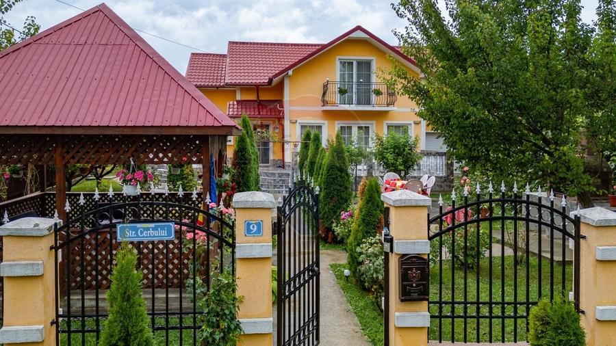 Casă individuală cu 6 camere cu Teren 4023 Mp în Ungureni