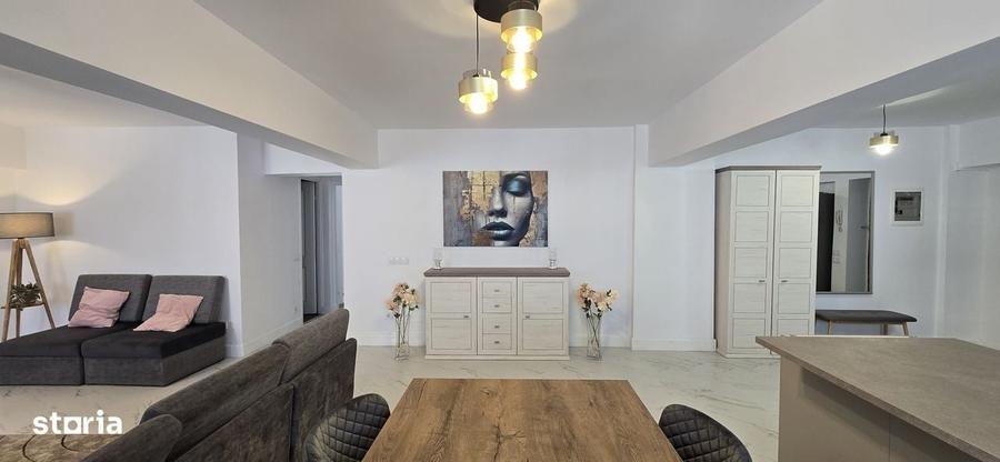 Apartament cu 3 camere în Apărătorii Patriei