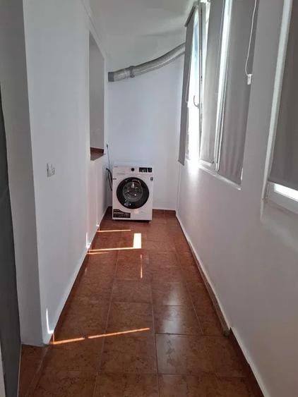 Apartament cu 2 camere semidecomandat, mobilat în Titan