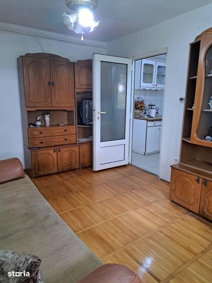 Garsoniera de inchiriat, parter, balcon - 2