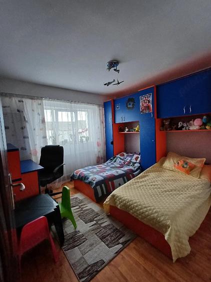 Apartament cu 2 camere decomandat în Exterior Vest