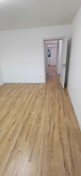 Apartament cu 2 camere decomandat în Trocadero