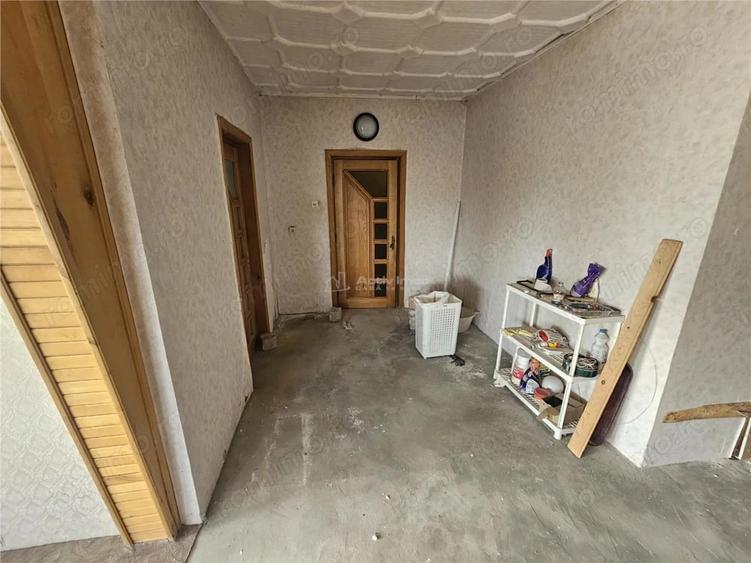 Apartament cu 4 camere decomandat în Calea Timișoarei