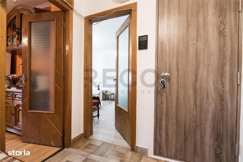 Apartament cu 3 camere decomandat în Salca