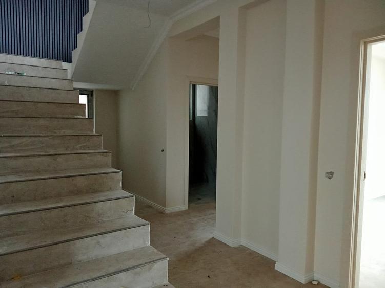 Casă individuală cu 5 camere cu Canalizare în Haliu